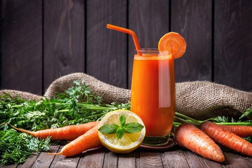 Nước ép cà rốt có tác dụng rất tốt cho sức khỏe cả nam và nữ